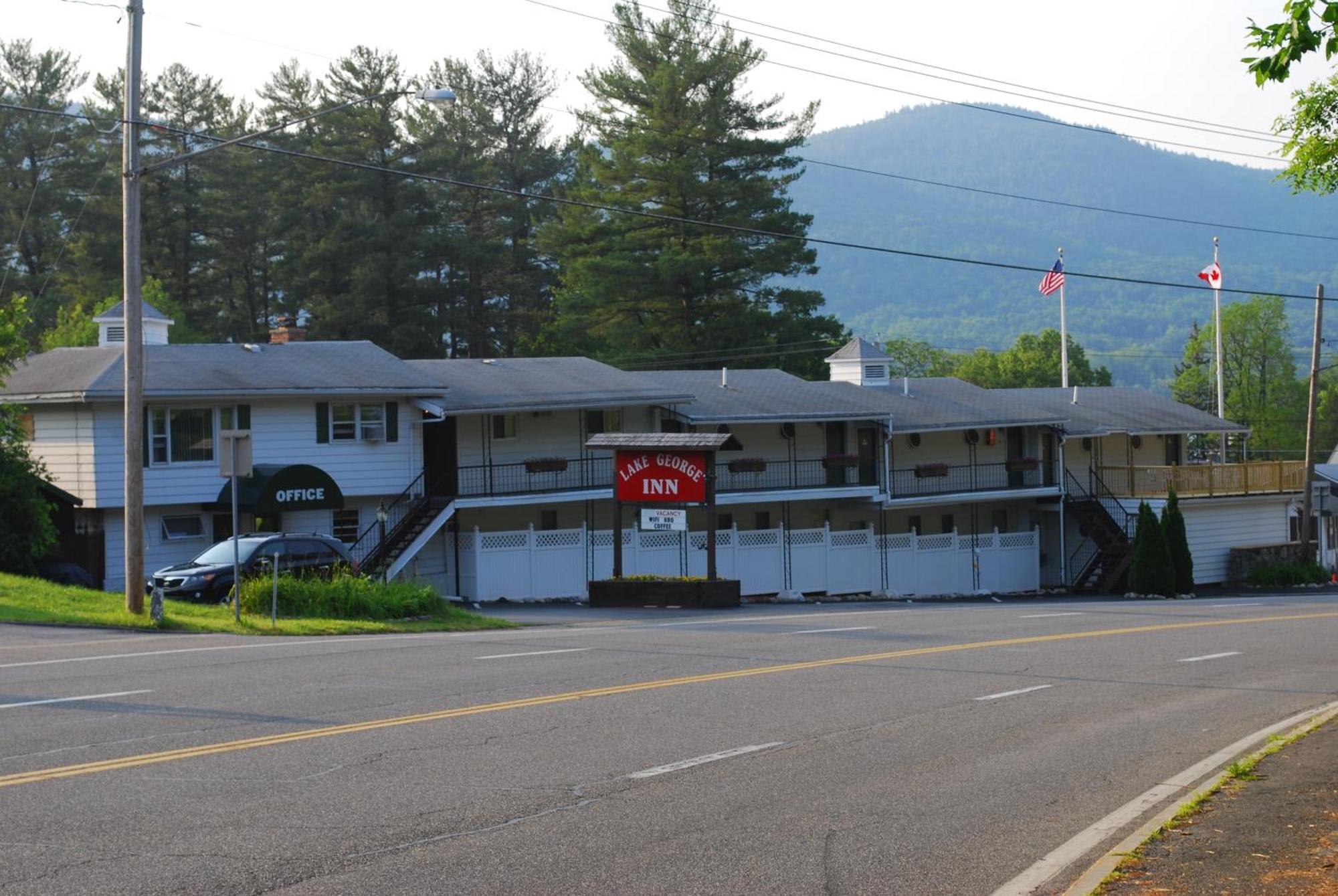 The Lake George Inn Eksteriør billede