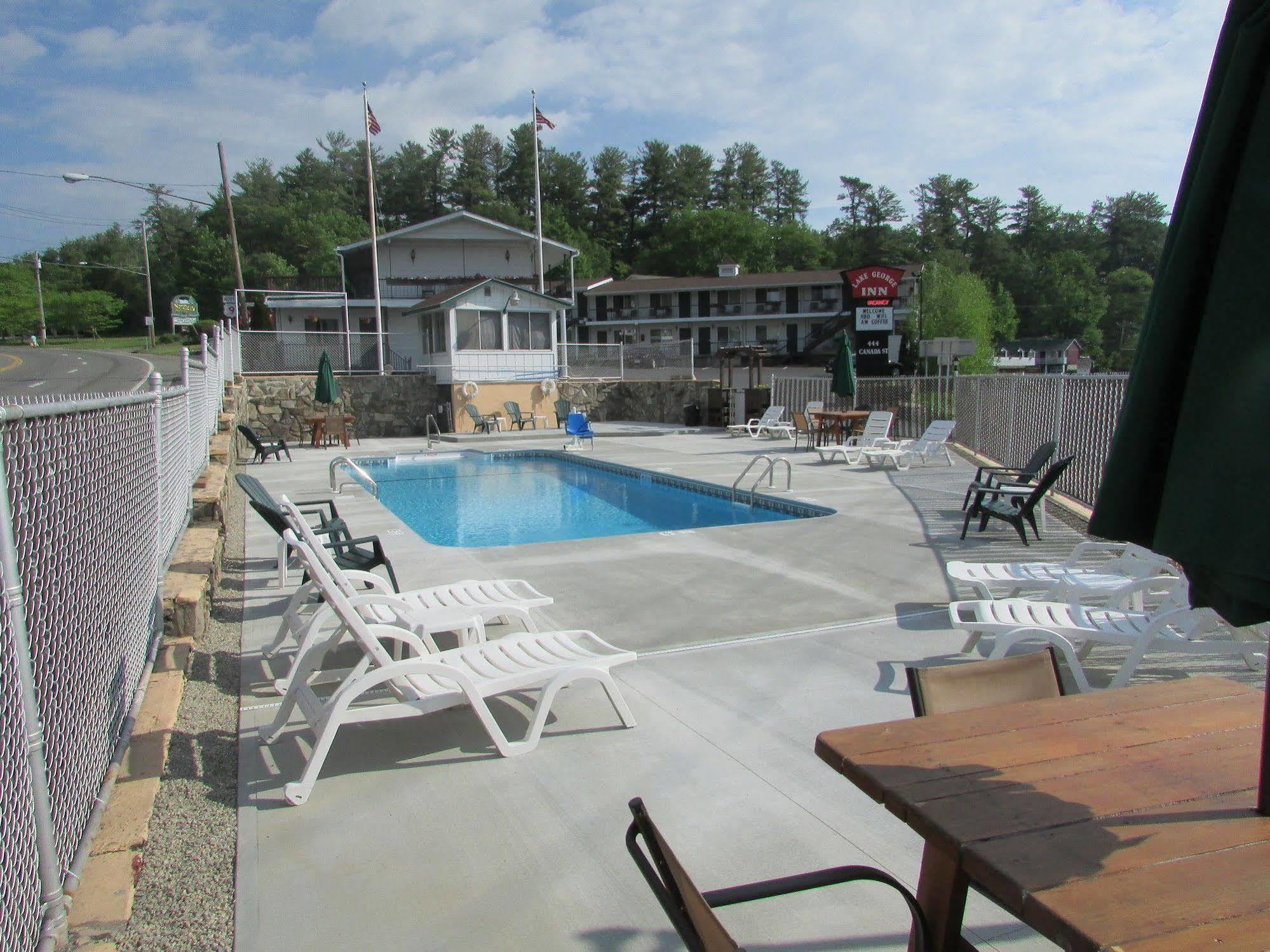 The Lake George Inn Eksteriør billede